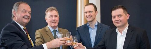 ジム・マッキュワン氏選樽! ザ・キンシップ ラフロイグ 30年 Rバーボンホグスヘッド 53.6度 700ml
